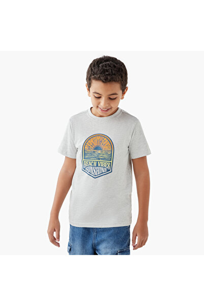 Juniors Graphic Print T-shirt with Short Sleeves