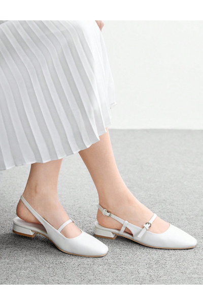 Sheya Shein clogs, white