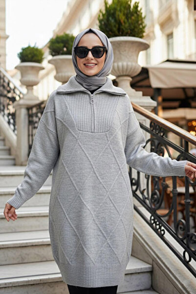 N.S NEVA STYLE سترة تونيك تريكو رمادية اللون بتفاصيل بقلاوة 83961GR