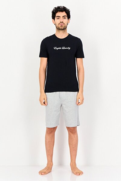 English Laundry طقم رجالي من قطعتين، تي شيرت وشورت بشعار مطرز، متعدد الألوان