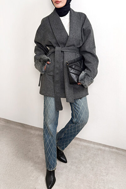 Salih Çelebi معطف كاش مايوه بتفاصيل أكمام من الفرو 4460 - أنثراسيت