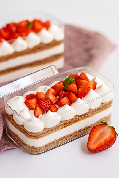 YOK YOK AMBALAJ 25 قطعة وعاء حلوى كريستالي مستطيل الشكل سعة 270 سم مكعب مع غطاء، حاوية للماغنوليا والتيراميسو والحلوى اللبنية بوليتا