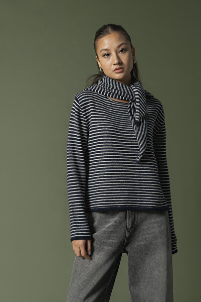 Nisan Pulover tricotat cu detaliu eșarfă în dungi