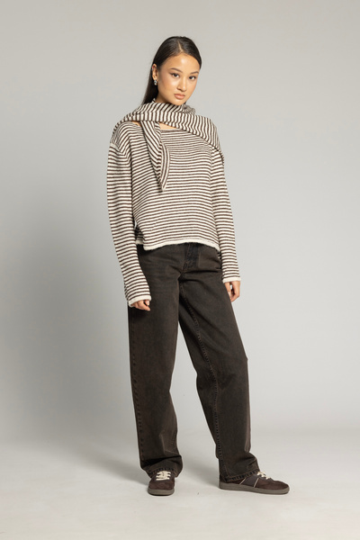 Nisan ÇİZGİLİ FULAR DETAYLI TRİKO KAZAK