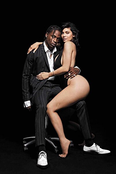 ALAYRA International ملصق من مجموعة ALAYRA zolto يضم ترافيس سكوت وكايلي جينر،...