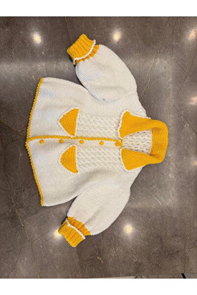 izelticaret El Örgüsü Yaka ve Cep Detaylı Saç Örgüsü Modelli Kız Bebek Ceketi