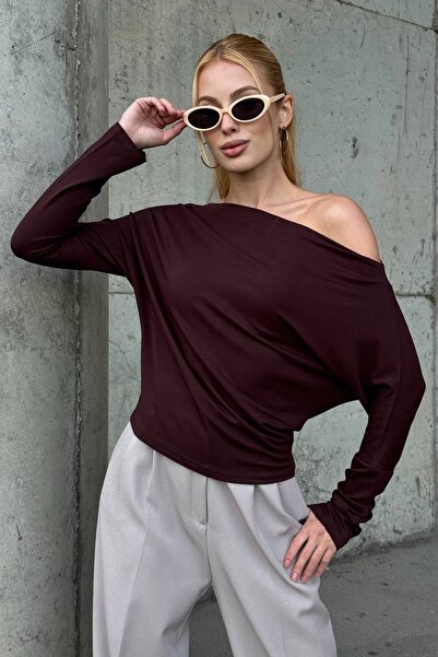 Trend Alaçatı Stili Kadın Acı Kahve Kayık Yaka Uzun Kollu Basic Bluz Vs01541
