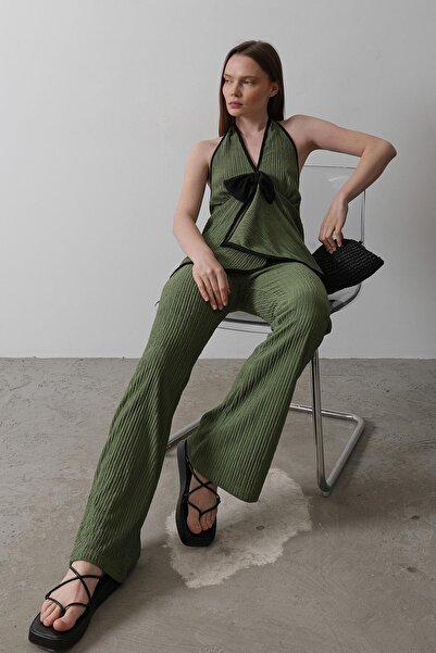 Trend Alaçatı Stili Women's Khaki Halter Neck Bow Detail Blouse and Pants Knitted Set Vs00525