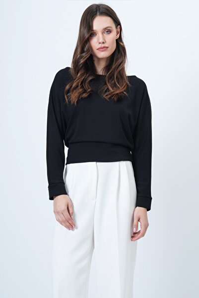 Trend Alaçatı Stili Μαύρη μπλούζα με μανίκια νυχτερίδα και λαιμόκοψη καγιάκ, ...