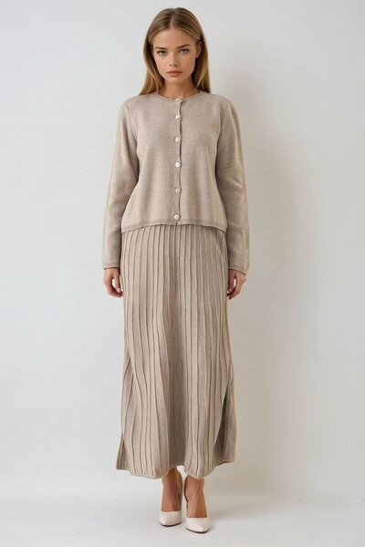 Trend Alaçatı Stili Women's Beige Crew Neck Buttoned Cardigan and Pleated Mid...