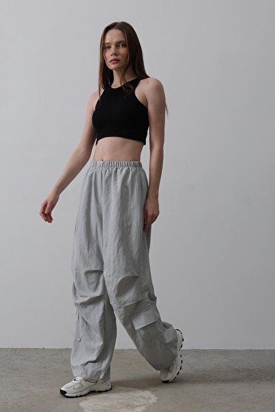 Trend Alaçatı Stili Pantaloni cargo parașuta gri pentru femei cu talie elasti...