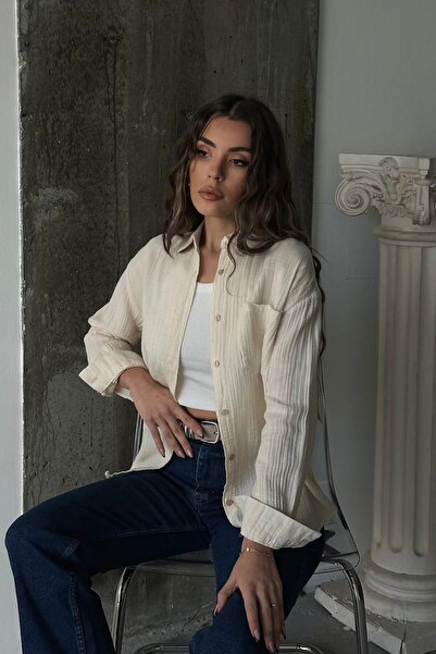 Trend Alaçatı Stili Kadın Beyaz Tek Cepli Oversize Müslin Gömlek Vs00658