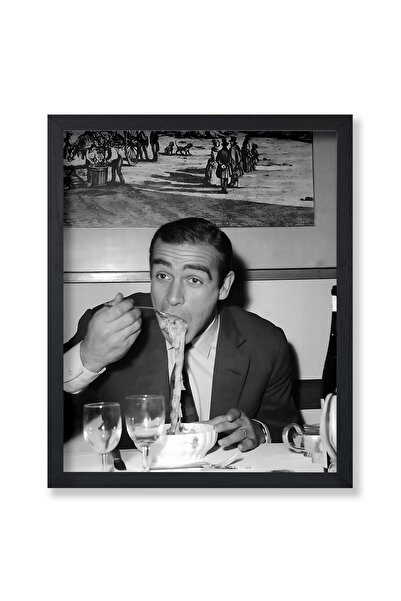 ALAYRA International ملصق ألايرا ماستر كونري - كونري يأكل المعكرونة - فن الطعام والشراب - فن المشاهير -