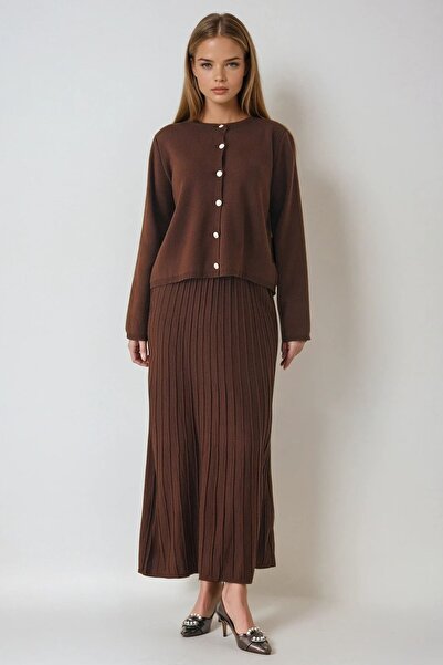 Trend Alaçatı Stili Women's Brown Crew Neck Buttoned Cardigan and Pleated Mid...