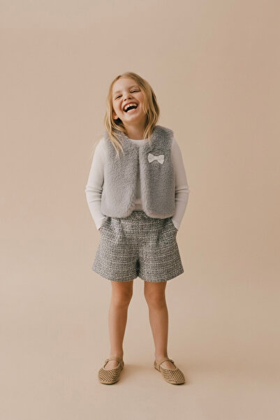 Magu Combinație de pantaloni scurți în carouri set cu vestă pentru fetiță – Costum elegant cu textura interioară din bumbac