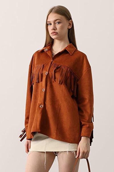 Trend Alaçatı Stili قميص نسائي بتفاصيل شرابة بلون أسمر مع إغلاق بالكبسولات Vs...