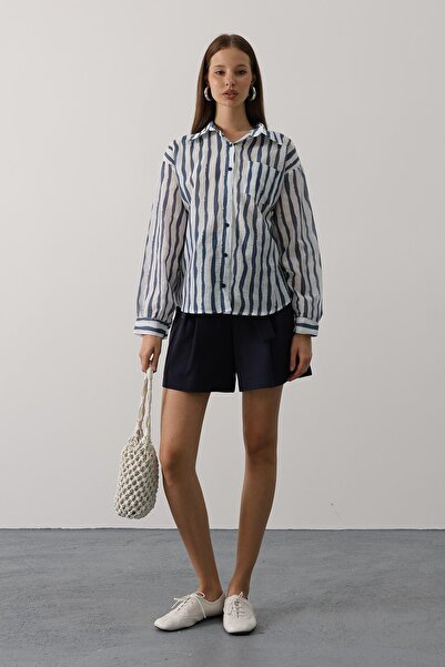 Trend Alaçatı Stili قميص نسائي أزرق بلون الكوبالت بأكمام طويلة وتفاصيل جيب مخ...