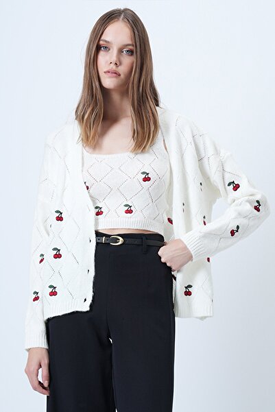 Trend Alaçatı Stili Women's Ecru Cherry Pattern Knitwear Cardigan and Undershirt Set Vs01292