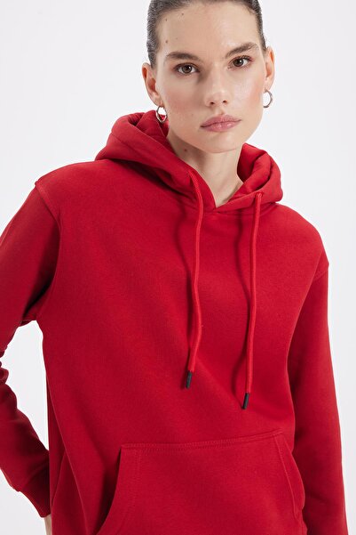 Tudors سويت شيرت نسائي من القطن ذو قصة مريحة ومريح من القطن بغطاء رأس بجيوب كنغر باللون الأحمر