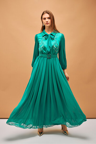 İnce Nakış ve Kemer detaylı Uzun Şifon Abiye Elbise