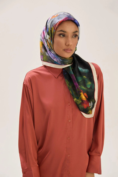 Maisa وشاح حرير لادن سورة 90×90 سم بني اللون