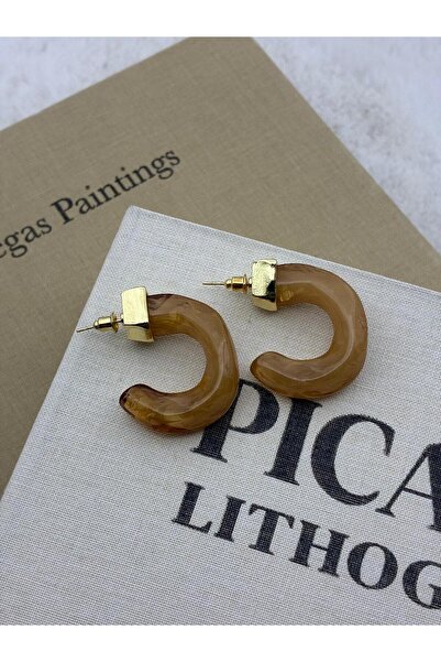 Hedef Bijuteri أقراط بتصميم نصف دائري غير متماثل بلون الكراميل مع تفاصيل ذهبي...