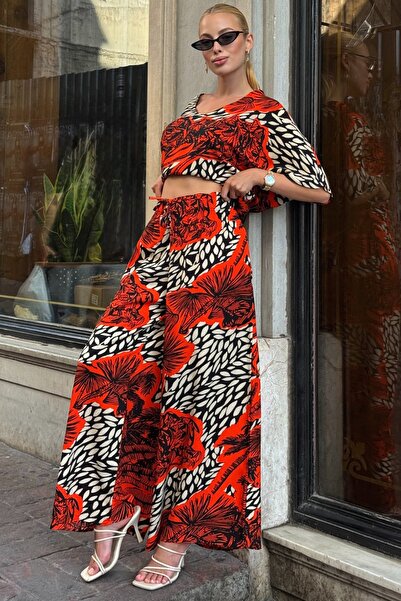 Trend Alaçatı Stili Women's Coral Patterned V Neck Half Sleeve Blouse and Ela...