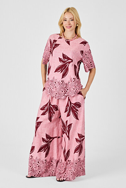 Trend Alaçatı Stili Set de bluză oversize și pantaloni largi pentru femei, cu model de frunze de flori de prun Vs00836