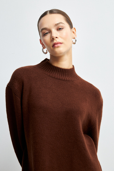 Ladima سترة نسائية أساسية ذات ياقة دائرية وملمس ناعم باللون البني