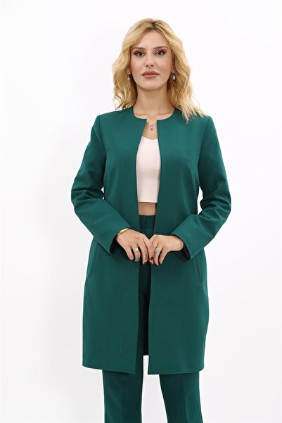 ÖNDER ÖZSOY سترة نسائية طويلة بياقة دائرية وتصميم محتشم - زمرد