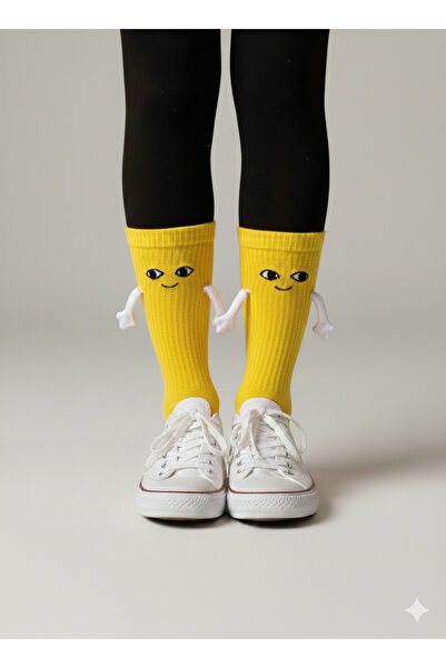 CARNAVAL SOCKS Kadın – Erkek Mıknatıslı Elele Tutuşan Çorap (1 Adet) – Sevimli Yüz Desenli Unisex Çorap