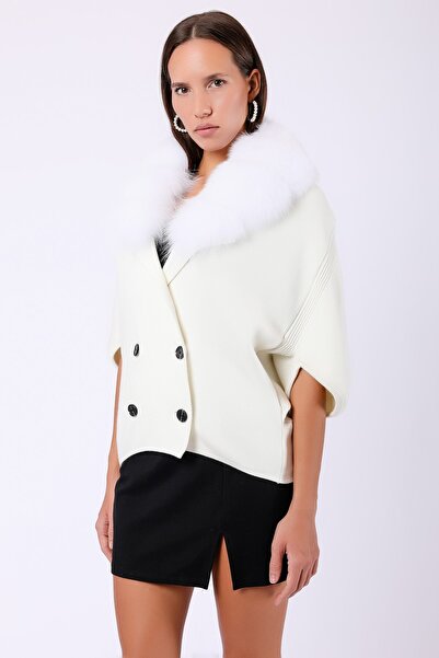Leather Club Beyaz Yaka Aksesuarlı Örme Triko Ceket