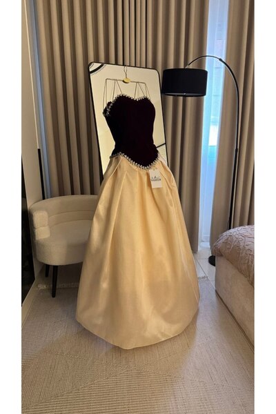 Nareen Fashion فستان ساحر يأسر النظر بتصميمه الأنثوي الراقي