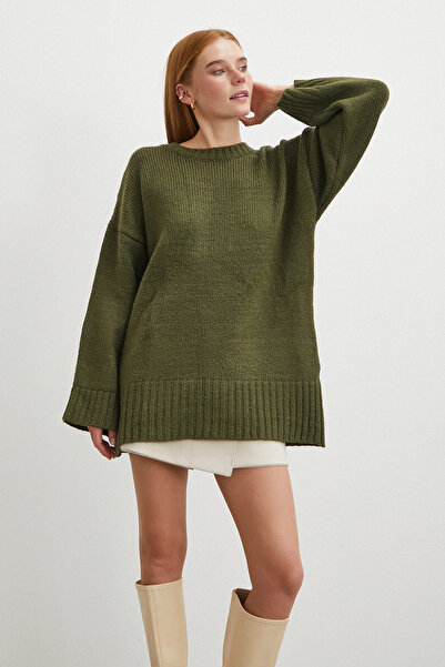 Never more سترة تريكو برقبة دائرية قماش مجدّل باللون الكاكي