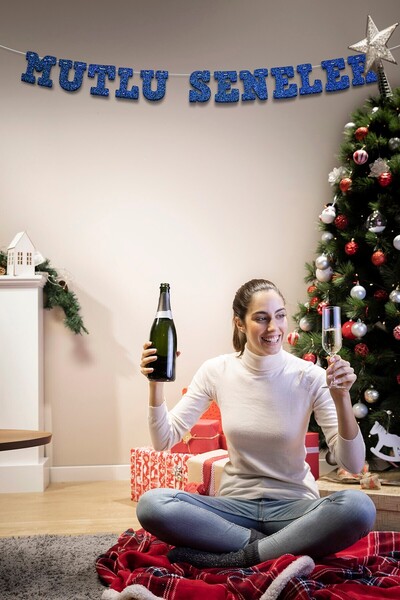 Artikel لافتة مكتوب عليها مقالات سعيدة باللون الأزرق الداكن، يوم خاص، منظمة د...