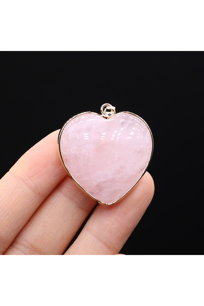 Choice قلادة من حجر الكوارتز الوردي الطبيعي، على شكل قلب، مزينة بخرز كابوشون من الكوارتز الوردي والجمشت.