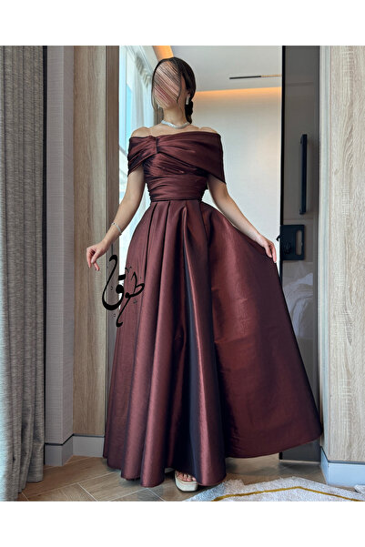 toog فستان سهرة خمري طويل بتصميم أوف شولدر وتنورة واسعة