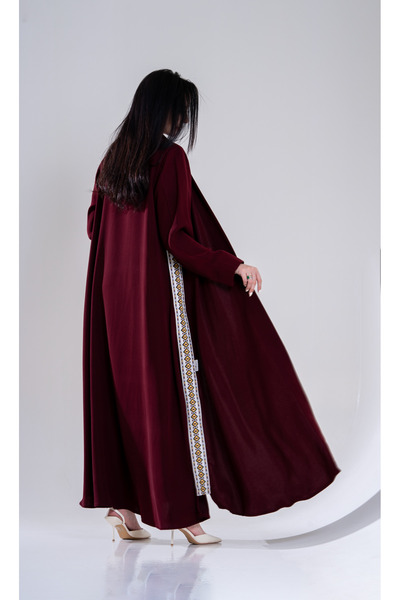 Al Afnan Boutique عبايه فاخره من قماش كريب السيراميك باللون البرقندي مزينه بل...