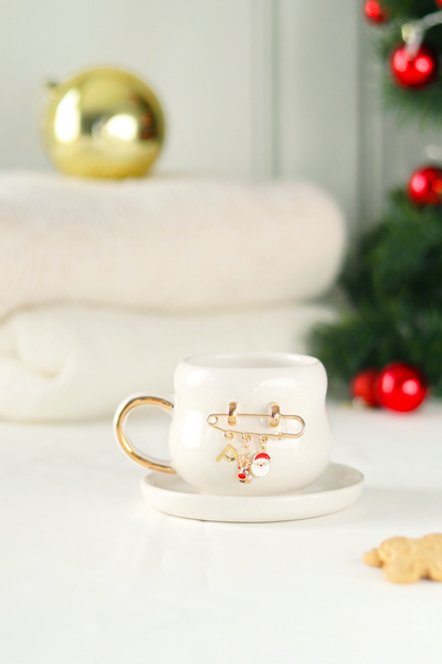 ada mia seramik Handmade Ceramic Cup with 24K Gold Decorated with New Year Charm Concept 200ml