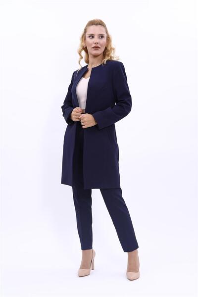 ÖNDER ÖZSOY سترة طويلة مستقيمة بياقة دائرية وبنطلون ضيق الساق، بدلة نسائية مح...