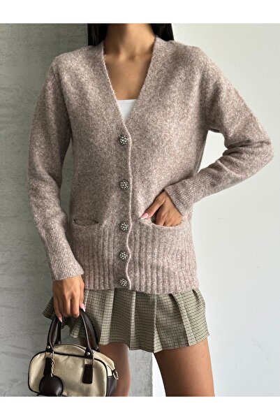 Cockatoo سترة نسائية رمادية اللون بياقة على شكل حرف V وأزرار حجرية وجيبين مزد...