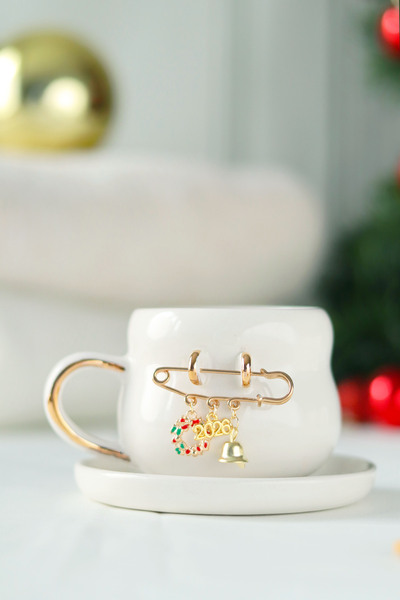 ada mia seramik Handmade Ceramic Cup with 24K Gold Decorated with New Year Charm Concept 200ml