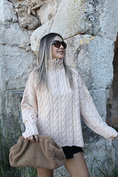 bytugcekaya Cream standard size zippered hair braided sweater