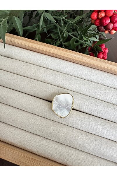 ringbox خاتم ذهبي اللون مرصع باللؤلؤ