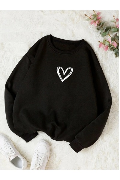 YRN COLLECTION سويت شيرت قطني كبير الحجم بياقة دائرية وملون على شكل قلب