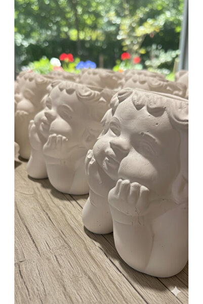 DAR AMALIA LUMINA — قطعة ديكور تجسد لحظة صمت جميلة، بملامح حالمة تضيف لمسة صفاء لأي مساحة.