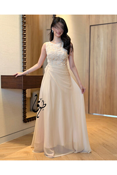 toog فستان سهرة شامبين طويل بتطريز ناعم وتنورة انسيابية