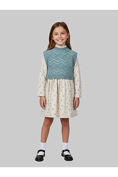 kinzi fashion فستان بناتي شتوي أنيق يجمع بين الراحة والأناقة يأتي الفستان مع سترة مميزة تضيف لمسة من الأناقة