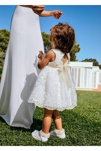 Abel & Lula فستان سهرة مايور أبيل لولا للفتيات الصغيرات من ميكونوس كريمي اللون