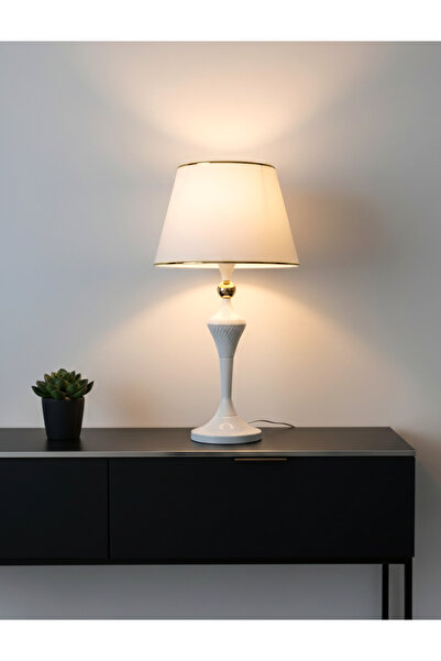 Decodelight Queen Model White Gold Bulk Metal High Legged White Gold Striped Hat Lampshade Table Lamp